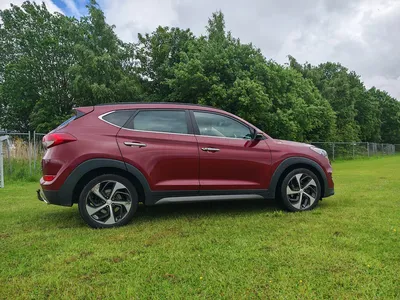Hyundai Tucson Premium 2.0 Diesel - Highest Spec ULEZ Free 4x4 in Ruby Whine - Pearl photo 4