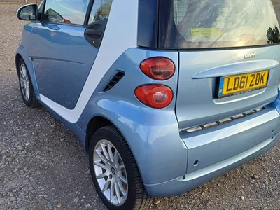 2011 Smart Fortwo photo 2
