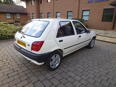 Ford Fiesta 1.3 Equipe 5dr 1995/N photo 4