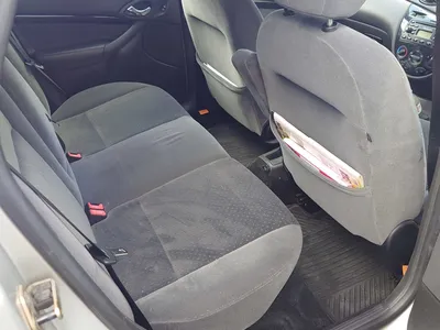 Ford Focus 1.6 Ghia 2005 85k from new photo 4