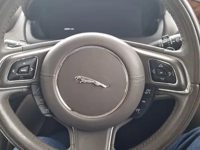 2010 Jaguar XJ photo 5