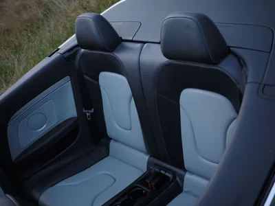 2010 Audi S5 Convertible photo 5
