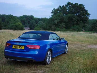 2010 Audi S5 Convertible photo 2