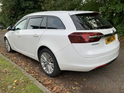 2015 Vauxhall Insignia photo 2