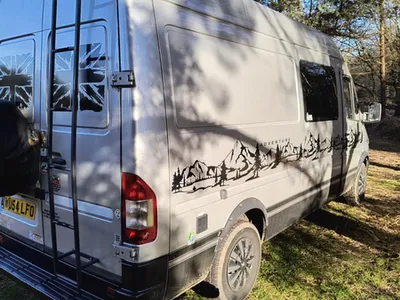 2004 Mercedes-Benz Sprinter photo 1