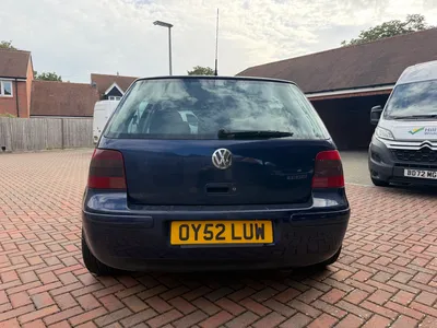 2002 Volkswagen Golf photo 3