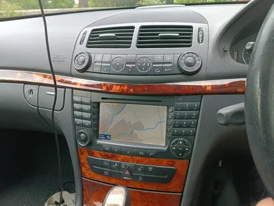 2005 Mercedes-Benz E-Class photo 3