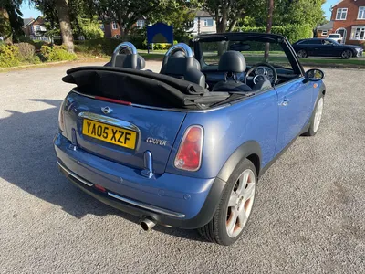2005 MINI Convertible photo 2