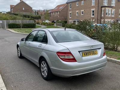 2010 Mercedes-Benz C-Class C180 photo 3