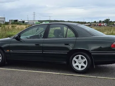 1997 Vauxhall Omega photo 4