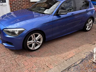 BMW 1 Series 118d photo 3