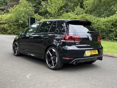 Volkswagen Golf GTI Edition 35 photo 2