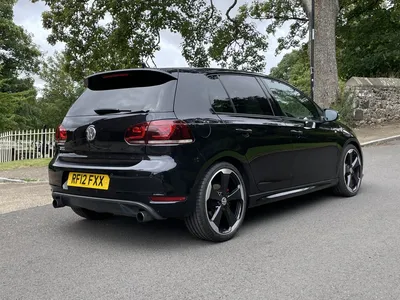 Volkswagen Golf GTI Edition 35 photo 4