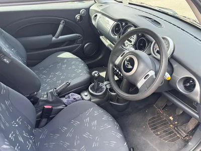 MINI Cooper 1.6 Hatchback photo 9
