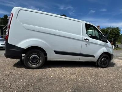 Ford Transit Custom 2.2 Tdci, 1 Owner, Non Wet-Belt photo 2