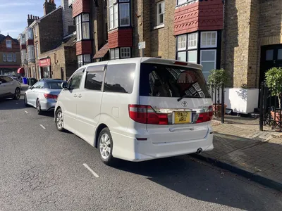 2002 Toyota Alphard photo 4