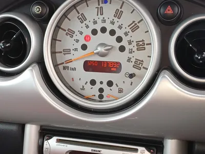 MINI Cooper R50 2005 photo 3