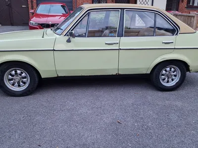 Ford Escort 1.6 GL photo 2