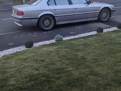 1997 BMW 7 Series photo 2