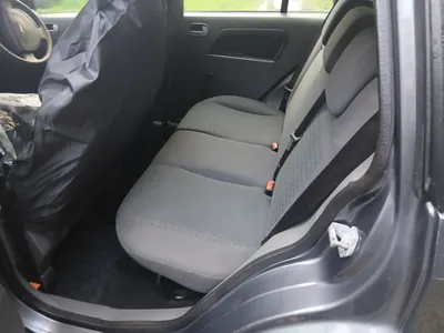 2003 Ford Fusion photo 2