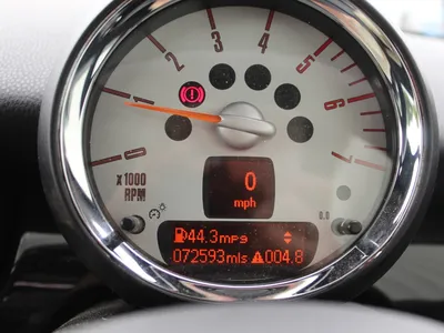 MINI Hatch 1.6D Cooper photo 6