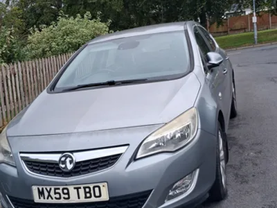 2010 Vauxhall Astra photo 1