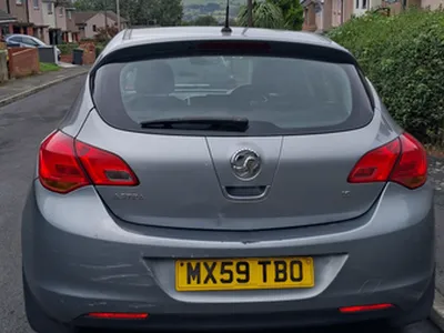 2010 Vauxhall Astra photo 2