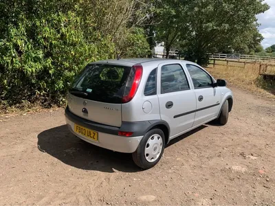 2003 Vauxhall Corsa GLS photo 3