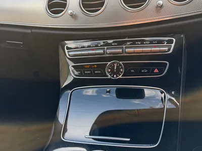 Mercedes-Benz E Class 2016 Saloon photo 2