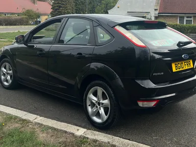 Ford Focus 1.6 Zetec photo 2