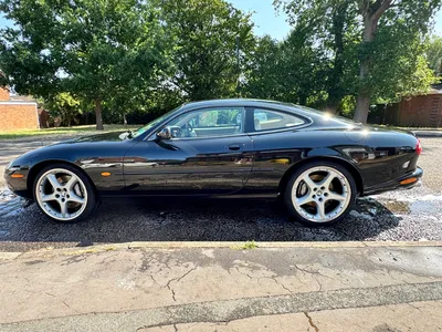 2000 Jaguar XKR photo 2