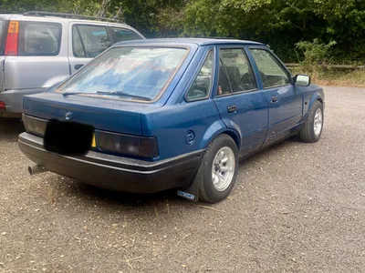 1986 Ford Escort photo 2