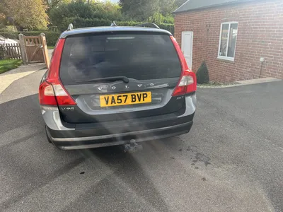 Volvo V70 2.5T photo 3