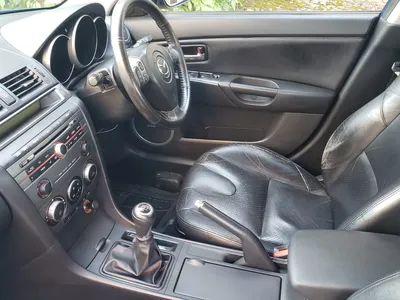 Mazda 3 Sport, 2.0 petrol, 6 speed, LONG MOT, runs and drives great. photo 3
