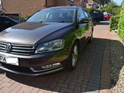 VW Passat estate 2.0 tdi bluemotion tech executive photo 3
