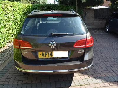 VW Passat estate 2.0 tdi bluemotion tech executive photo 4